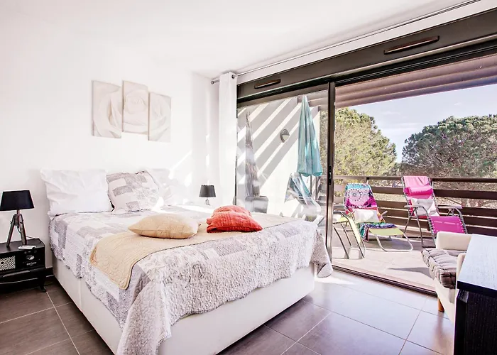 Paradis - 3 Etoiles, Vue Apaisante Sur Golf, Pins Parasols, 2e Etage - 80 M2 Dont Terrasse Avec Pergola, 2 Chambres, 3 Clim, Wifi - Piscine, Parking Et Park A Velos, Ascenseur - En Option Linge, Menage - Pistes Cyclables, A Proxi Saint-Cyprien (Pyrenees-Orientales)