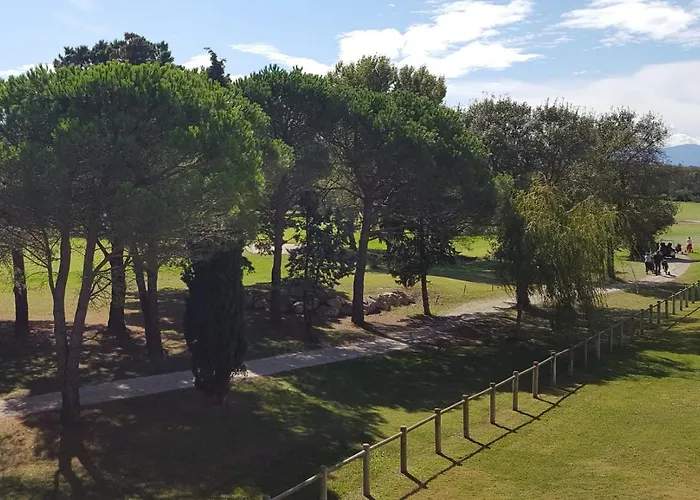 Paradis - 3 Etoiles, Vue Apaisante Sur Golf, Pins Parasols, 2e Etage - 80 M2 Dont Terrasse Avec Pergola, 2 Chambres, 3 Clim, Wifi - Piscine, Parking Et Park A Velos, Ascenseur - En Option Linge, Menage - Pistes Cyclables, A Proxi * Saint-Cyprien (Pyrenees-Orientales)