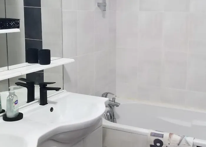 Paradis - 3 Etoiles, Vue Apaisante Sur Golf, Pins Parasols, 2e Etage - 80 M2 Dont Terrasse Avec Pergola, 2 Chambres, 3 Clim, Wifi - Piscine, Parking Et Park A Velos, Ascenseur - En Option Linge, Menage - Pistes Cyclables, A Proxi